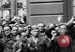Standbild deutschen Kapitulation Paris Frankreich, 1944, aus Sekunde 17 historischem Filmmaterial Videoclip 65675073009