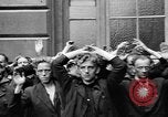 Standbild deutschen Kapitulation Paris Frankreich, 1944, aus Sekunde 19 historischem Filmmaterial Videoclip 65675073009