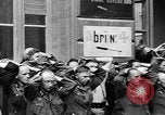 Standbild deutschen Kapitulation Paris Frankreich, 1944, aus Sekunde 24 historischem Filmmaterial Videoclip 65675073009