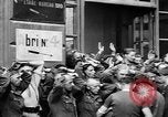 Standbild deutschen Kapitulation Paris Frankreich, 1944, aus Sekunde 26 historischem Filmmaterial Videoclip 65675073009