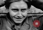Standbild deutschen Kapitulation Paris Frankreich, 1944, aus Sekunde 36 historischem Filmmaterial Videoclip 65675073009