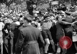 Standbild Scharfschützen Angriff Paris Frankreich, 1944, aus Sekunde 11 historischem Filmmaterial Videoclip 65675073010