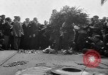 Standbild Scharfschützen Angriff Paris Frankreich, 1944, aus Sekunde 13 historischem Filmmaterial Videoclip 65675073010