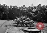 Standbild Scharfschützen Angriff Paris Frankreich, 1944, aus Sekunde 17 historischem Filmmaterial Videoclip 65675073010