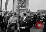Standbild Scharfschützen Angriff Paris Frankreich, 1944, aus Sekunde 23 historischem Filmmaterial Videoclip 65675073010