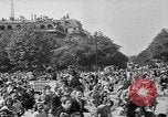 Standbild Scharfschützen Angriff Paris Frankreich, 1944, aus Sekunde 36 historischem Filmmaterial Videoclip 65675073010