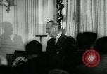 Immagine di Lyndon Johnson United States USA, 1965, secondo 16 filmato di repertorio 65675073016