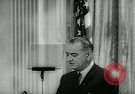 Immagine di Lyndon Johnson United States USA, 1965, secondo 28 filmato di repertorio 65675073016