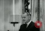 Immagine di Lyndon Johnson United States USA, 1965, secondo 34 filmato di repertorio 65675073016