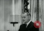 Immagine di Lyndon Johnson United States USA, 1965, secondo 36 filmato di repertorio 65675073016