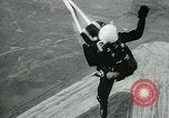 Standbild Golden Knights California United States USA, 1965, aus Sekunde 58 historischem Filmmaterial Videoclip 65675073019