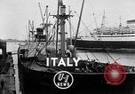 Standbild Ankunft der Kohle Genua Italien, 1947, aus Sekunde 3 historischem Filmmaterial Videoclip 65675073035
