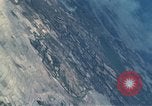 Standbild Air Attack Vietnam, 1965, aus Sekunde 5 historischem Filmmaterial Videoclip 65675073044