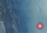 Standbild Air Attack Vietnam, 1965, aus Sekunde 27 historischem Filmmaterial Videoclip 65675073044