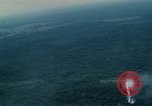 Standbild Air Attack Vietnam, 1965, aus Sekunde 26 historischem Filmmaterial Videoclip 65675073045