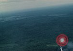 Standbild Air Attack Vietnam, 1965, aus Sekunde 29 historischem Filmmaterial Videoclip 65675073045