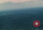 Standbild Air Attack Vietnam, 1965, aus Sekunde 32 historischem Filmmaterial Videoclip 65675073045