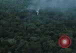 Standbild Air Attack Vietnam, 1965, aus Sekunde 46 historischem Filmmaterial Videoclip 65675073045
