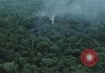Standbild Air Attack Vietnam, 1965, aus Sekunde 47 historischem Filmmaterial Videoclip 65675073045