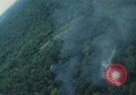 Standbild Air Attack Vietnam, 1965, aus Sekunde 55 historischem Filmmaterial Videoclip 65675073045