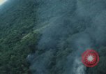 Standbild Air Attack Vietnam, 1965, aus Sekunde 56 historischem Filmmaterial Videoclip 65675073045