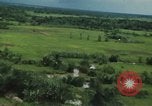 Image attaque aérienne Vietnam, 1965, de la seconde 27 séquences d'archives historiques vidéo 65675073046
