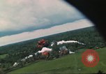Image attaque aérienne Vietnam, 1965, de la seconde 12 séquences d'archives historiques vidéo 65675073047