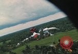 Image attaque aérienne Vietnam, 1965, de la seconde 13 séquences d'archives historiques vidéo 65675073047