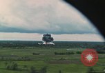 Image attaque aérienne Vietnam, 1965, de la seconde 15 séquences d'archives historiques vidéo 65675073047