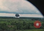 Image attaque aérienne Vietnam, 1965, de la seconde 19 séquences d'archives historiques vidéo 65675073047