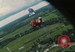 Image attaque aérienne Vietnam, 1965, de la seconde 35 séquences d'archives historiques vidéo 65675073047