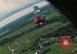 Image attaque aérienne Vietnam, 1965, de la seconde 37 séquences d'archives historiques vidéo 65675073047