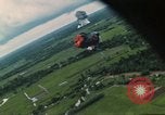 Image attaque aérienne Vietnam, 1965, de la seconde 38 séquences d'archives historiques vidéo 65675073047