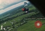 Image attaque aérienne Vietnam, 1965, de la seconde 40 séquences d'archives historiques vidéo 65675073047