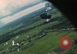 Image attaque aérienne Vietnam, 1965, de la seconde 43 séquences d'archives historiques vidéo 65675073047