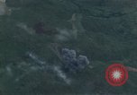 Image attaque aérienne Vietnam, 1965, de la seconde 20 séquences d'archives historiques vidéo 65675073048