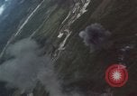 Image attaque aérienne Vietnam, 1965, de la seconde 53 séquences d'archives historiques vidéo 65675073049