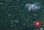 Immagine di Attacco aereo Il Vietnam, 1965, secondo 14 filmato di repertorio 65675073050