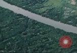 Immagine di Attacco aereo Il Vietnam, 1965, secondo 18 filmato di repertorio 65675073050