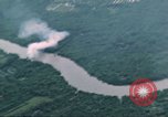Immagine di Attacco aereo Il Vietnam, 1965, secondo 27 filmato di repertorio 65675073050