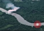 Immagine di Attacco aereo Il Vietnam, 1965, secondo 28 filmato di repertorio 65675073050