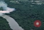Immagine di Attacco aereo Il Vietnam, 1965, secondo 35 filmato di repertorio 65675073050