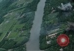 Immagine di Attacco aereo Il Vietnam, 1965, secondo 35 filmato di repertorio 65675073051