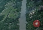 Immagine di Attacco aereo Il Vietnam, 1965, secondo 36 filmato di repertorio 65675073051