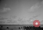 Standbild atomare Explosion im Test Baker Operation Crossroads Marschall Inseln, 1946, aus Sekunde 17 historischem Filmmaterial Videoclip 65675073073