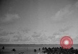 Standbild atomare Explosion im Test Baker Operation Crossroads Marschall Inseln, 1946, aus Sekunde 19 historischem Filmmaterial Videoclip 65675073073