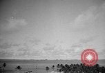 Standbild atomare Explosion im Test Baker Operation Crossroads Marschall Inseln, 1946, aus Sekunde 25 historischem Filmmaterial Videoclip 65675073073