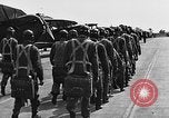 Standbild West Point Kadetten Flug Einarbeitung bei Mitchel Feld Hempstead New York USA, 1937, aus Sekunde 43 historischem Filmmaterial Videoclip 65675073087