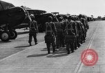 Standbild West Point Kadetten Flug Einarbeitung bei Mitchel Feld Hempstead New York USA, 1937, aus Sekunde 46 historischem Filmmaterial Videoclip 65675073087