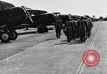 Standbild West Point Kadetten Flug Einarbeitung bei Mitchel Feld Hempstead New York USA, 1937, aus Sekunde 50 historischem Filmmaterial Videoclip 65675073087